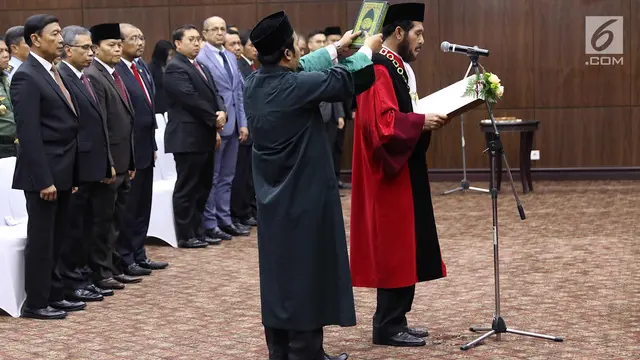 Anwar Usman Bacakan Sumpah Jabatan Ketua MK