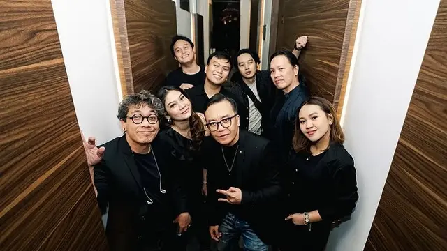 Inspirasi Model Jas Ala Ari Lasso/instagram.com/@ari_lasso