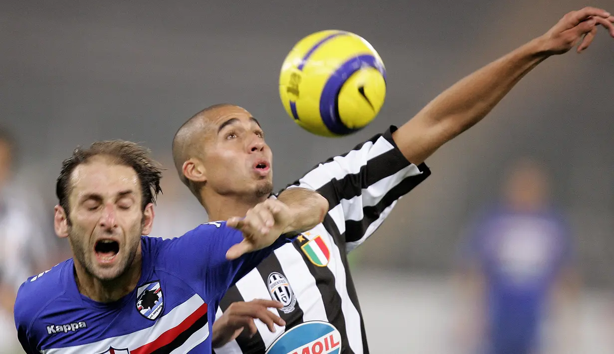 Pada musim 2001/02, Trezeguet finis sebagai pencetak gol terbanyak dan dinobatkan sebagai Pemain Asing Terbaik serta Pemain Terbaik Serie A. Saat itu, Trezeguet berhasil mencetak 24 gol untuk Juventus. (AFP/Paco Serinelli)