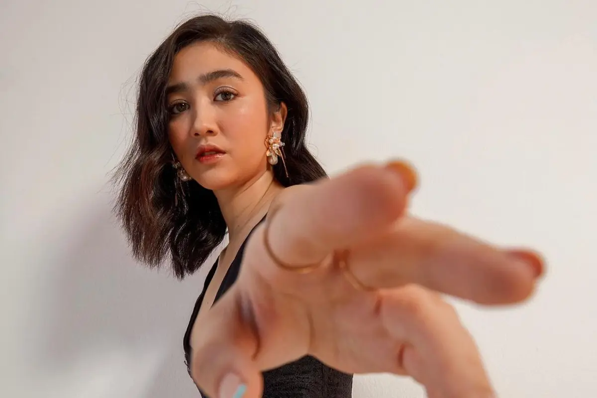 Febby Rastanty (https://www.instagram.com/p/CQTHUW-nMRJ/?utm_medium=copy_link)