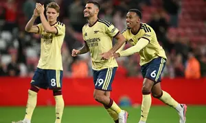 Pemain Arsenal merayakan gol ke gawang Sunderland dalam lanjutan Premier League di Stadium of Light, Minggu (13/9/2026) dini hari WIB. (Oli SCARFF / AFP)