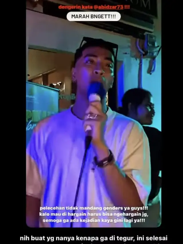 Abidzar Al Ghifari di Tempat Karaoke