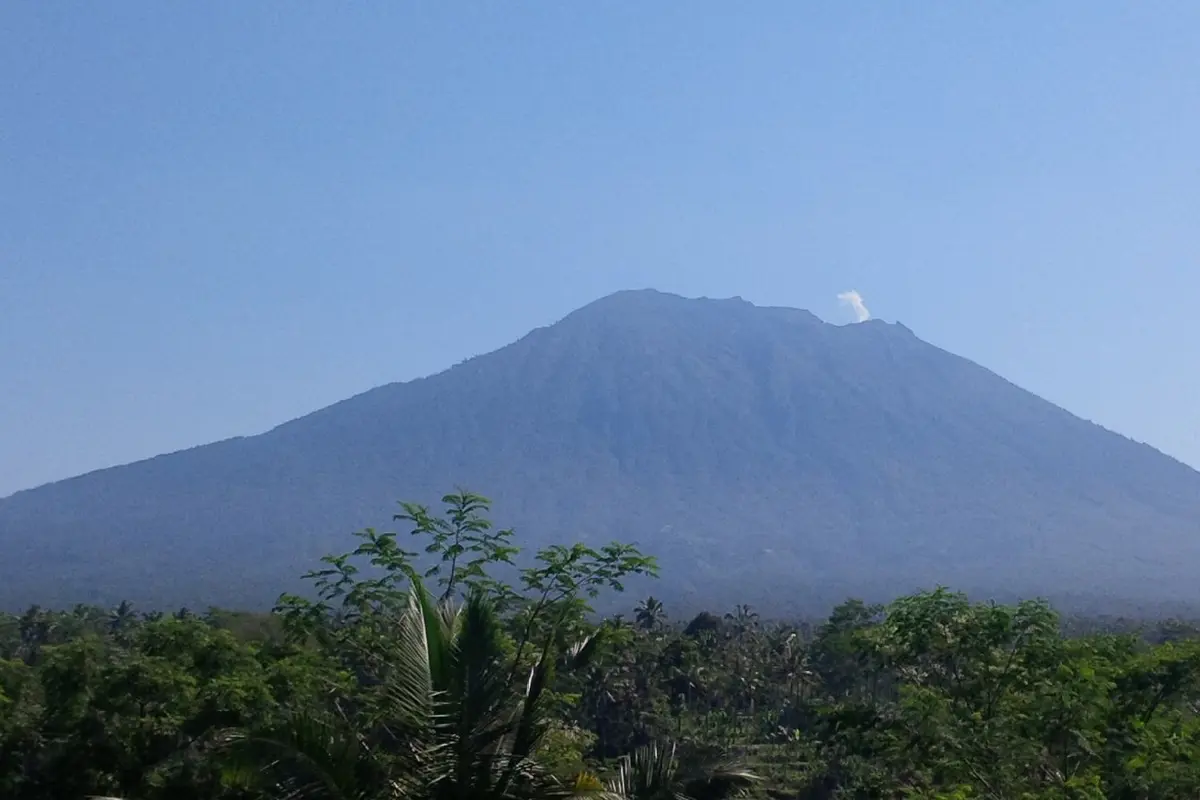 Gunung Agung awas