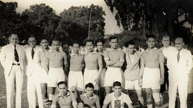 6 Potret Lawas Gaya Pemain Sepak Bola di Zaman Hindia Belanda, Keren Sejak Dulu