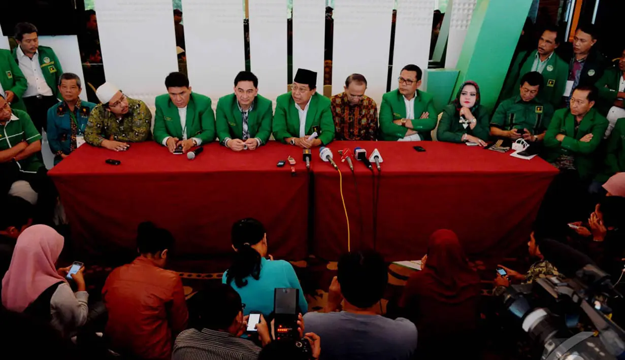 PPP kubu Djan Faridz menggelar jumpa pers seusai Mukernas I PPP di Jakarta, Jum'at (12/12/2014). (Liputan6.com/Andrian M Tunay)