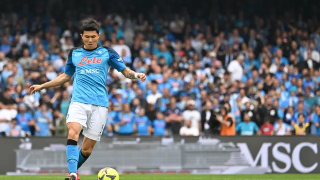 Bek Napoli Kim Min-Jae selangkah lagi gabung MU