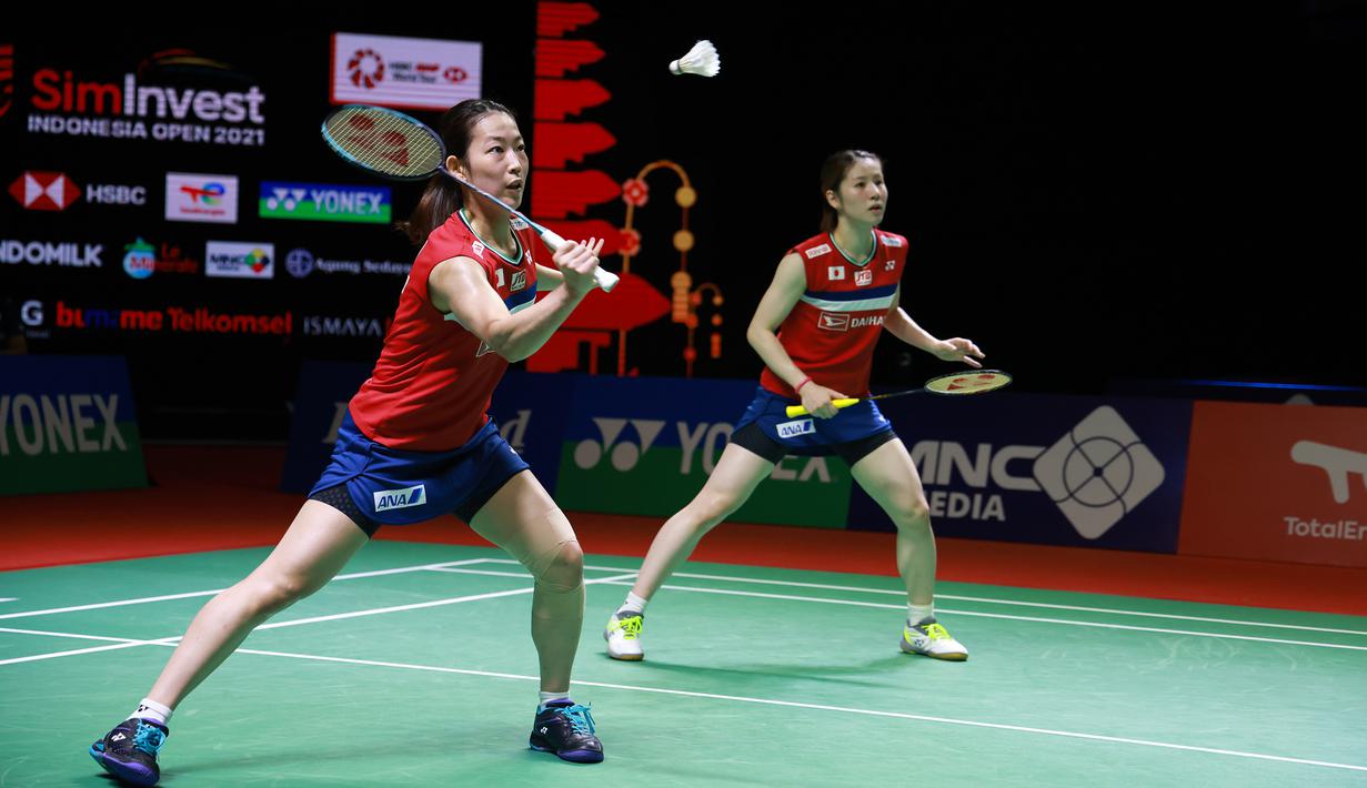 Pada skor 17-17 terjadi sebuah reli yang panjang dengan melibatkan 192 pukulan di antara kedua pasangan. Reli baru terhenti usai smes dari pemain Jepang melebar. Skor sempat 19-19 dan akhirnya mampu ditutup oleh pasangan Jepang dengan 21-19. (Dok. PBSI)