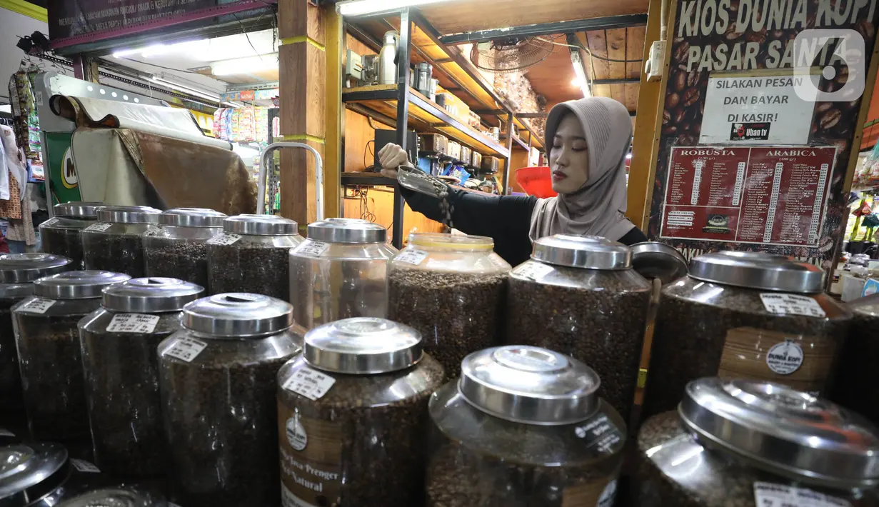 Komoditas ekspor dan impor kopi sepanjang Januari-September 2024 didominasi jenis robusta yang tidak digongseng atau tidak dihilangkan kafeinnya. (Liputan6.com/Angga Yuniar)