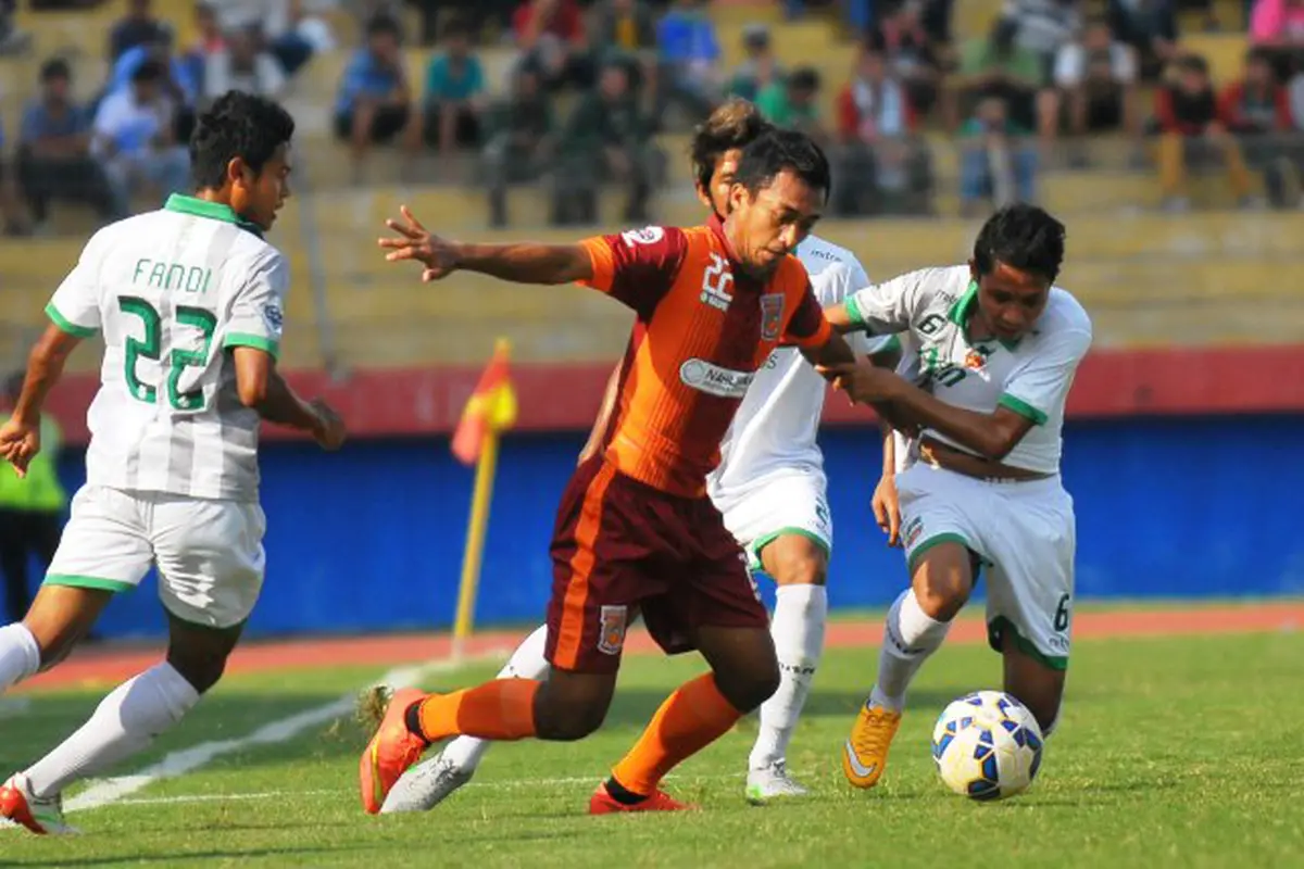 Surabaya United vs Borneo FC