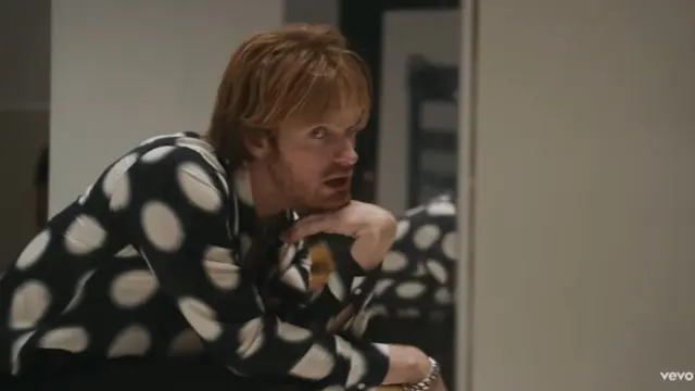 Finneas (Foto: YouTube)