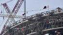 Suasana pembangunan Stadion Lusail di Qatar, Jumat (20/12). Lusail akan menjadi stadion untyuk partai pembuka dan penutup piala dunia 2022 di Qatar. (AFP/Giuseppe Cacace)