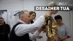 Walau memukau dunia, desainer berusia 78 tahun ini mengaku kecewa dengan dunia fashion barat yang lebih mementingkan uang.