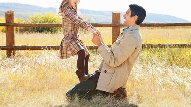 Inspirasi Foto Keluarga Ayah Dan Anak Perempuan Yang Cute Fimela Fimela Com Ayah tiri yang terobsesi dengan anak angkatnya sendiri!!?? keluarga ayah dan anak perempuan