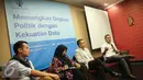 Titi Anggraini (kedua kiri),  Effendi Syahputra (kedua kanan), Willy Efendi (kanan) hadir saat diskusi publik di kawasan Jakarta, Kamis (19/11/2015). (Liputan6.com/Faizal Fanani)