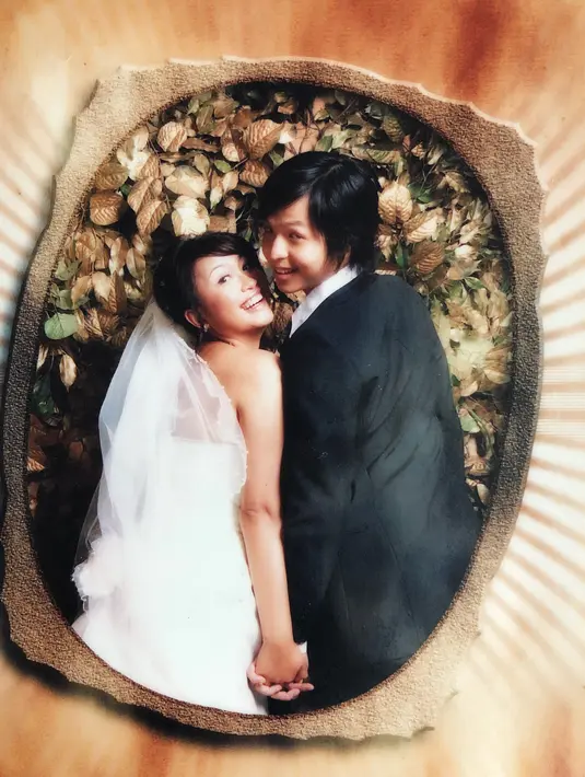 Tiga foto prawedding dibagikan Meira bertepatan pada hari pernikahannya. Sedangkan Ernest mengunggah foto saat masih pacaran. (instagram/meiranastasia)