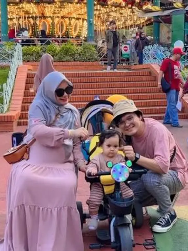 Anisa Rahma ke Dufan bersama keluarga (Instagram/anisarahma_12)