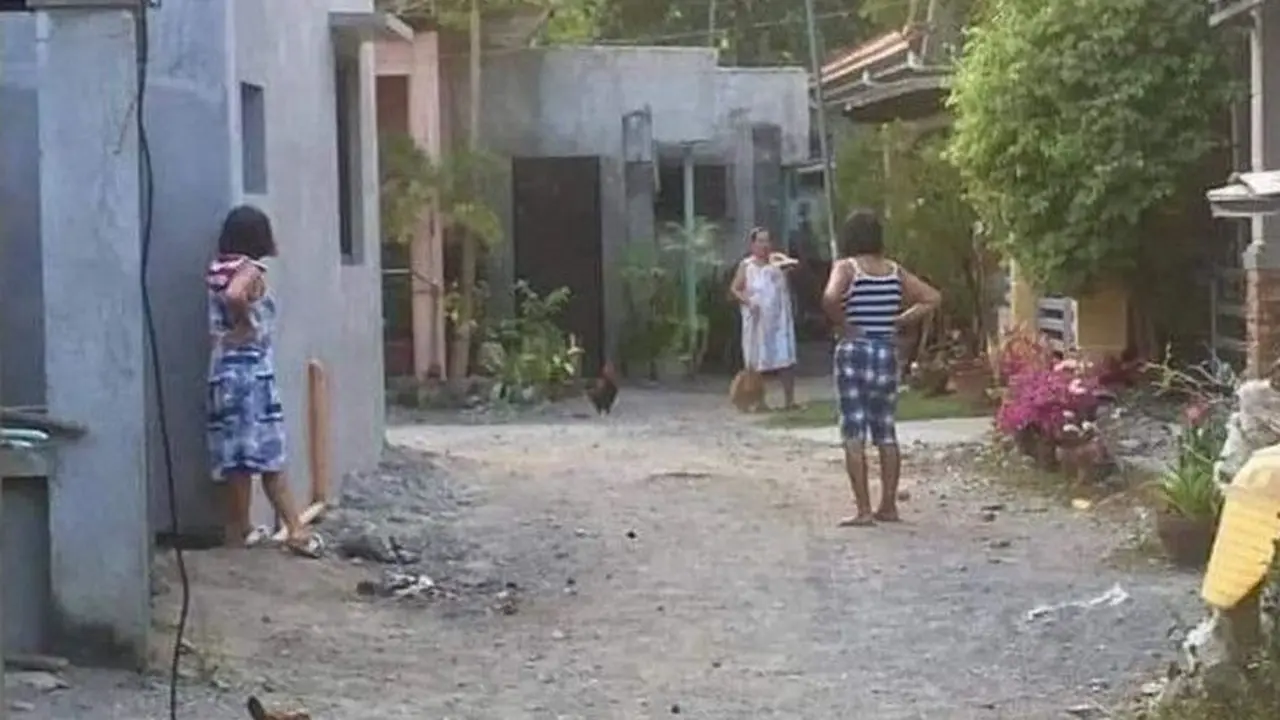 6 Potret Nyeleneh Cara Orang Jalankan Protokol Kesehatan