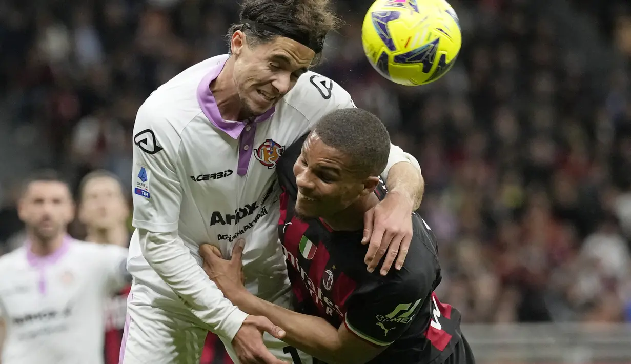 Dengan hasil ini, Milan turun ke posisi keenam klasemen Liga Italia dengan 58 poin dari 33 pertandingan. (AP Photo/Antonio Calanni)