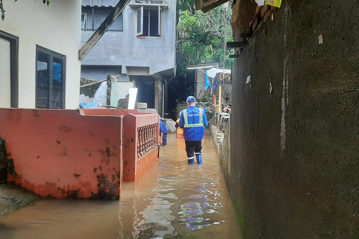 pemukiman di RT 9 RW 05, Kelurahan Cawang, Kecamatan Kramat Jati, Jakarta Timur banjir