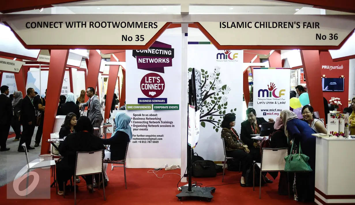 World Islamic Economic Forum (WIEF) ke-12 memamerkan produk seperti keuangan islam, fashion dan desain islam, teknologi inovatif, dan promosi industri halal, Jakarta, Selasa (2/8). (Liputan6.com/Faizal Fanani) 