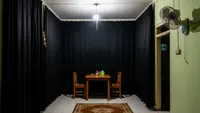 8 Warna Tirai yang Bikin Ruangan Makin Sempit, Banyak Orang Tak Menyadarinya