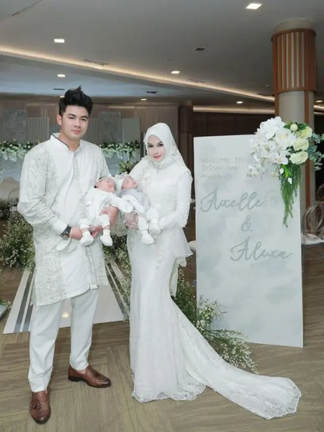 6 Momen Akikah Anak Kembar Guntur Triyoga dan Apris Devita, Dekorasi Serba Putih