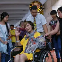 Kondisi Yana Zein kembali menurun setelah tiba di Indonesia. Meski telah dinyatakan membaik 75-80 persen sepulang dari menjalani perawatan di China selama hampir empat bulan. Ibu dua anak itu sempat tak sadarkan diri. (Adrian Putra/Bintang.com)