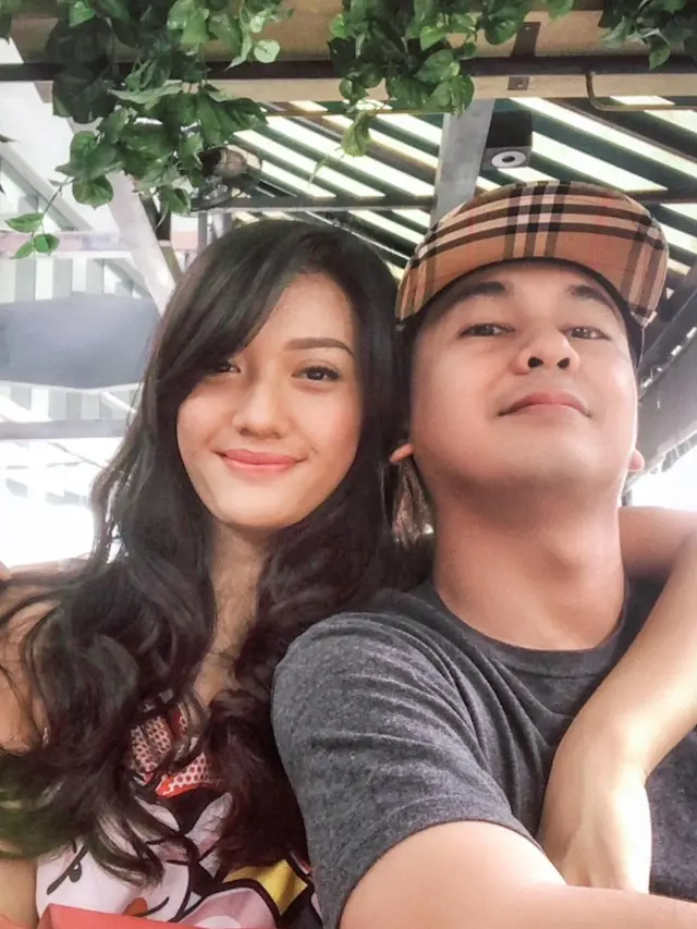 [Fimela] Anissa Aziza dan Raditya Dika
