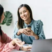 ilustrasi perempuan bekerja/PaeGAG/Shutterstock