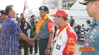 30 Moge Sambut Kapal Perang KRI Makassar