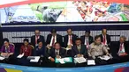 Menko Perekonomian Darmin Nasution bersama sejumlah menteri memberi keterangan pers RAPBN 2019 di Media Center Asian Games, JCC Jakarta, Kamis (16/8). Pemerintah akan menjaga laju inflasi tahun depan di level 3,5%. (Liputan6.com/Fery Pradolo)