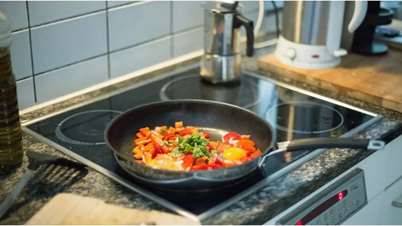 Teflon/copyright pexels.com/@ela-haney-18168