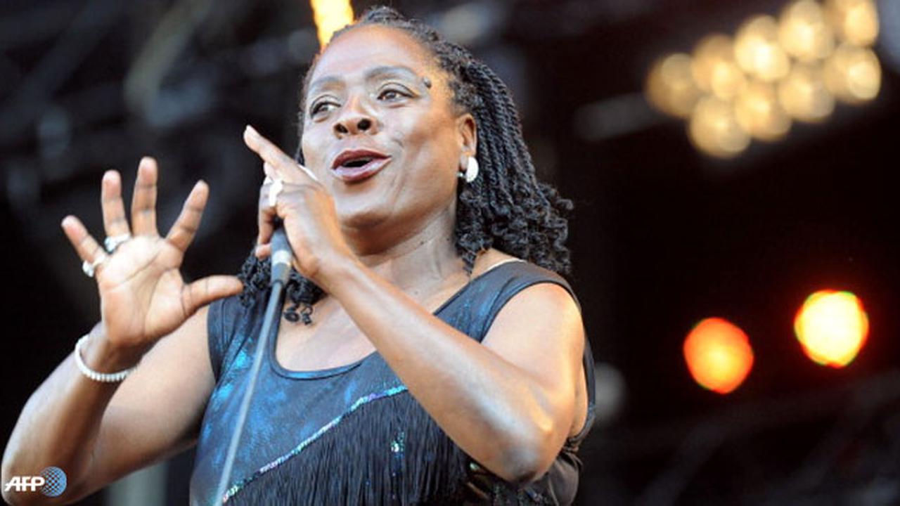 Terkena Kanker, Sharon Jones Tunda Peluncuran Album