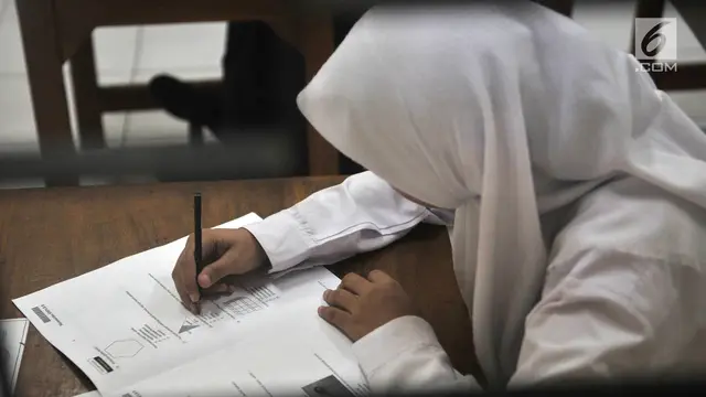Semangat Siswa SMP Luar Biasa Ikuti Ujian Nasional