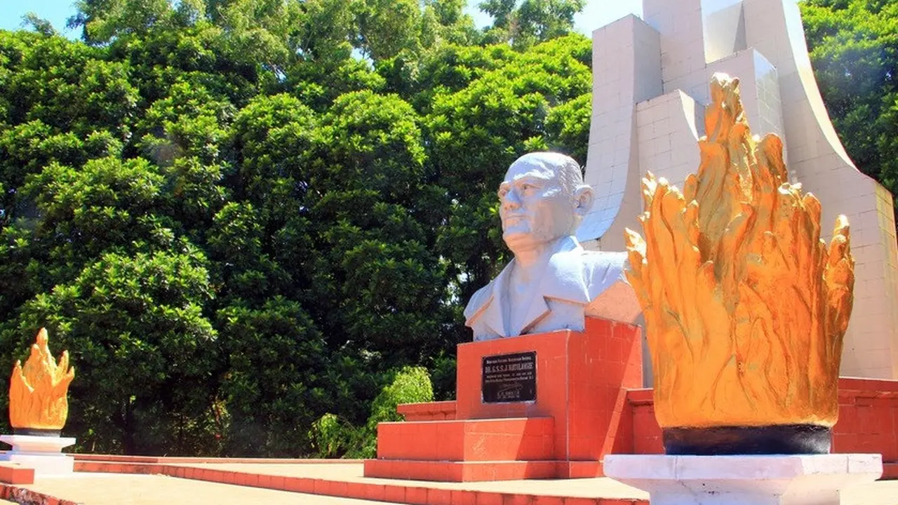 Makam Sam Ratulangi