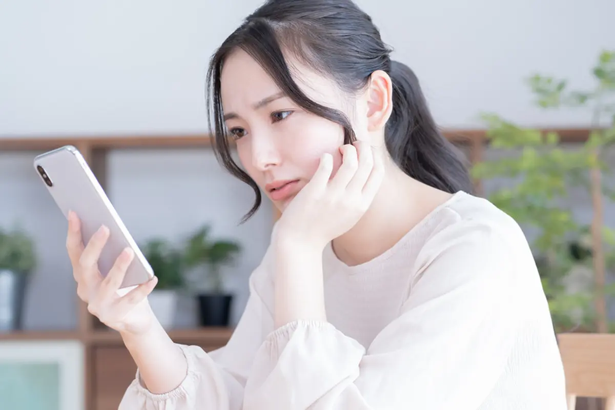 perempuan zodiak ponsel