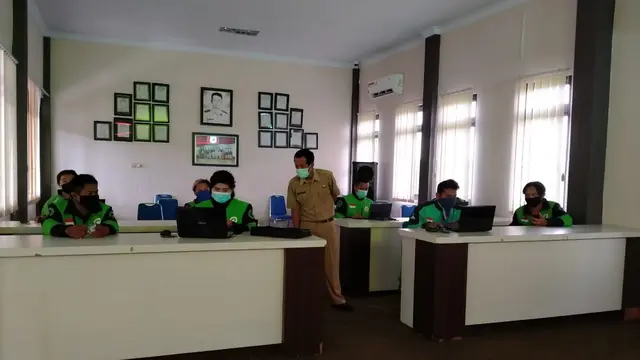 Kantor Camat dan Desa di Banyuwangi Fasilitasi Warga yang Ingin Daftar Kartu Prakerja