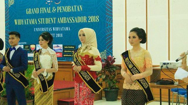 6 Foto Lawas Dinan Fajrina Istri Doni Salmanan, Curi Perhatian