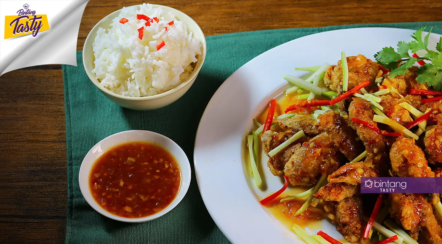 Chicken wings with Thai sauce. (Fotografer: Adrian Putra/DI: M. Iqbal Nurfajri/Chef: Arum Sari)