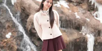 Dalam sebuah unggahan di media sosial, Sabrina tampil menawan dengan gaya yang sangat cocok dengan atmosfer musim dingin di Korea. [@sabrinachairunnisa_].