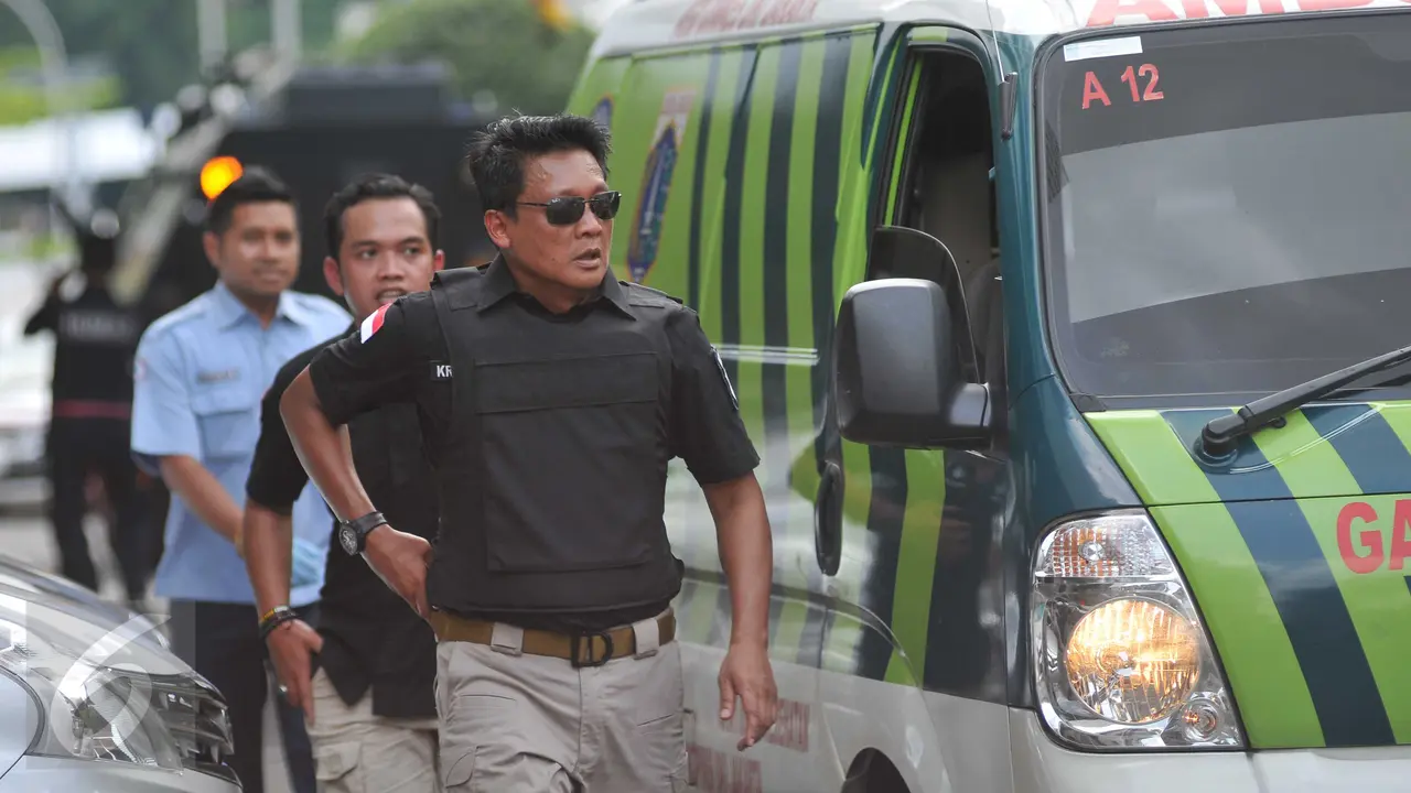 20160114-Begini Mencekamnya Lokasi Ledakan dan Baku Tembak di Sarinah-Jakarta