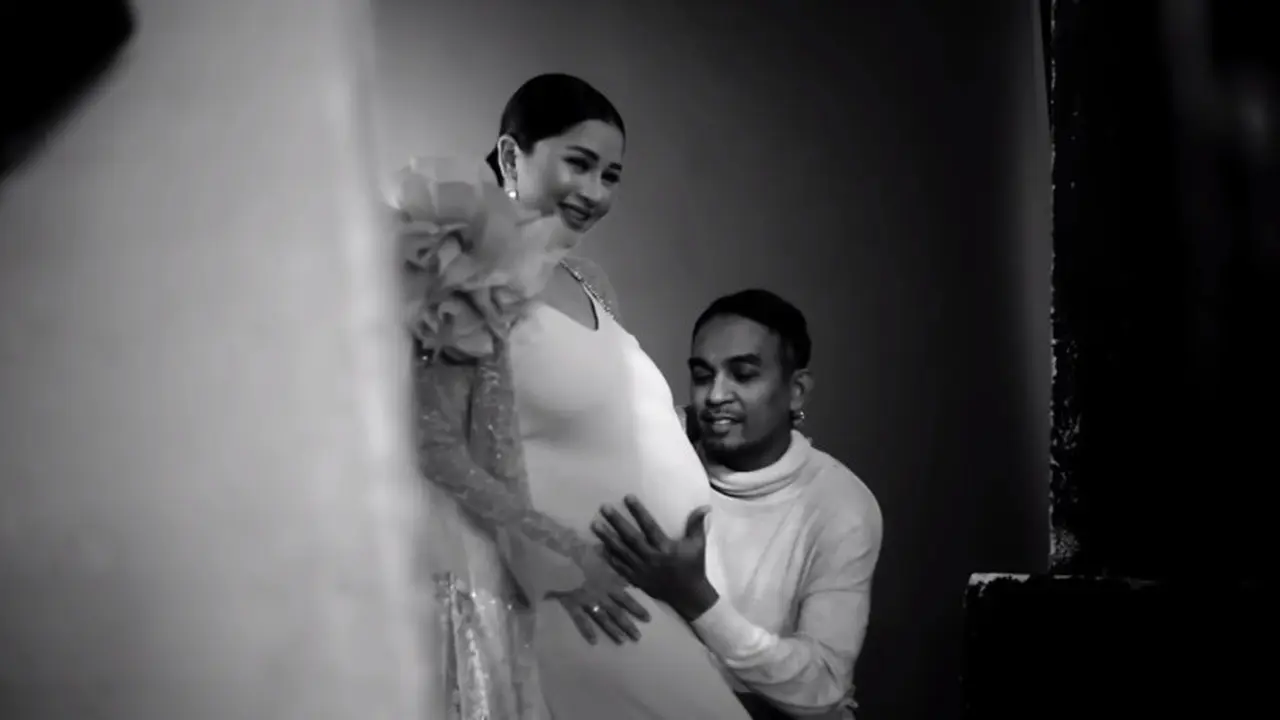 7 Momen Kenangan Maternity Shoot Mutia Ayu dan Glenn Fredly yang Penuh Keceriaan