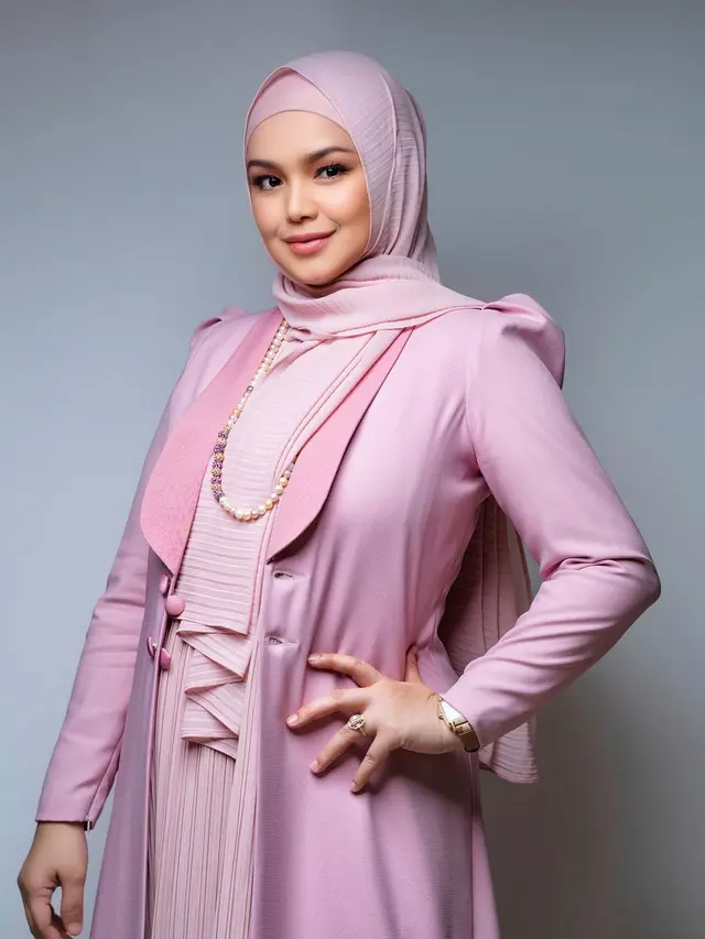 Hamil Anak Kedua, Ini 6 Maternity Shoot Siti Nurhaliza yang Menawan. (Sumber: Instagram/@blackpepperproduction)