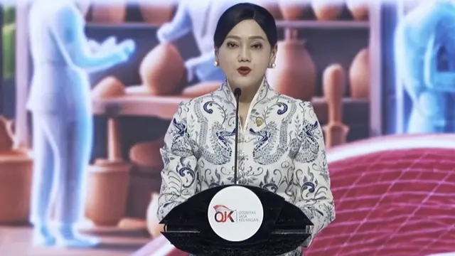Ketua Dewan Komisioner Otoritas Jasa Keuangan (OJK) Friderica Widyasari Dewi dalam Rakornas TPAKD 2026 di JIExpo Kemayoran, Jakarta, Kamis (22/10/2026).