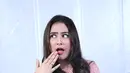 Warna baju yang cerah memberikan kesan imut dalam diri Prilly Latuconsina (Galih W Satria/Bintang.com)