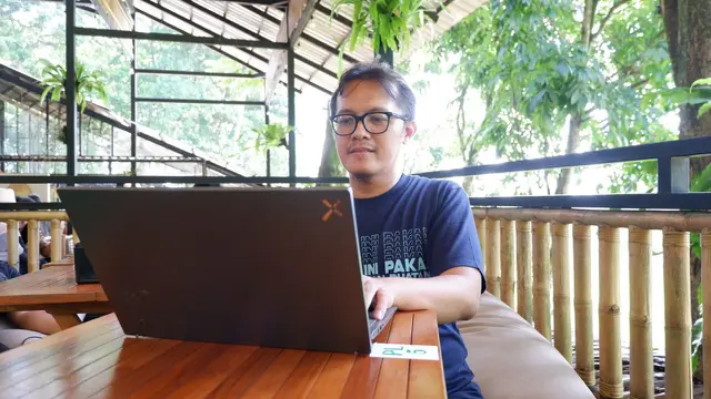 Laptop Axioo Hype 5 diklaim memiliki ketahanan baterai hingga 10 jam saat dipakai
