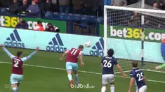 Burnley sukses taklukkan tuan rumah West Bromwich Albion dengan skor tipis 2-1 pada laga Sabtu (31/3). Ashley Barnes mencetak gol ...