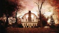 Rumah Amityville yang terkenal paling angker di Amerika Serikat ( The Amityville Horror 1979)