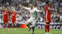 Cristiano Ronaldo merayakan golnya ke gawang Bayern Munchen pada leg kedua perempatfinal Liga Champions di Santiago Bernabeu stadium, Madrid, (18/4/2017). Real Madrid menang 4-2. (AP/Francisco Seco)