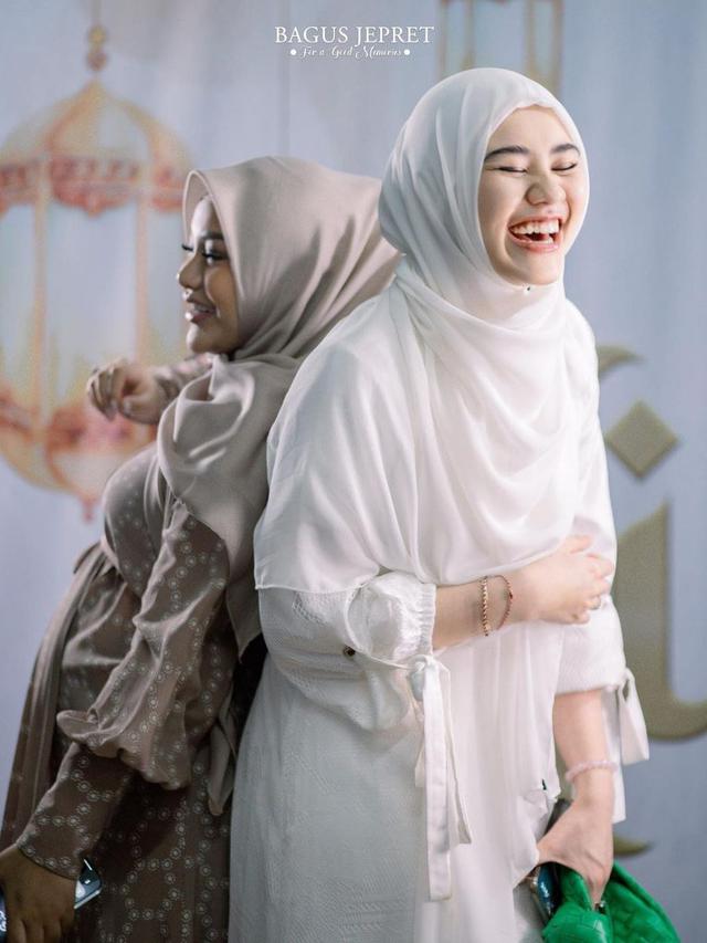 Jadi Mak Comblang, Ini 8 Potret Kebersamaan Aurel Hermansyah dengan Aaliyah Massaid